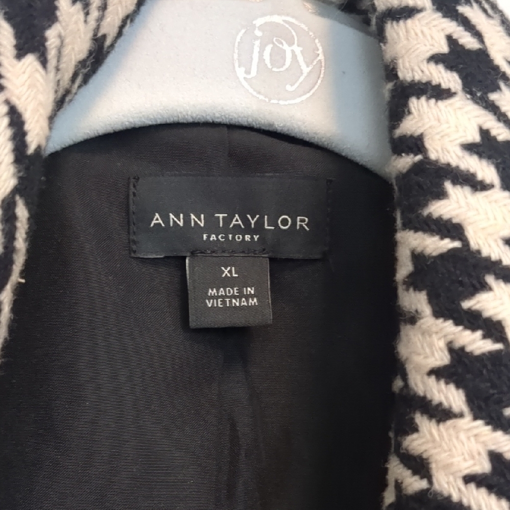 Ann Taylor Black and White Houndstooth Jacket Sz XL - Picture 2 of 10
